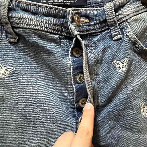 Hollister Women's Blue Denim Shorts with White Embroidered Butterflies, Waist 27 - Picture 5 of 11